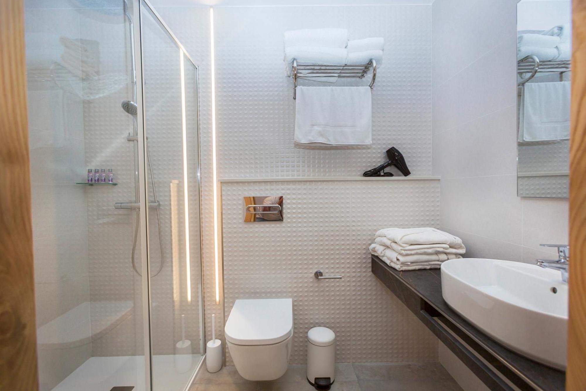 A De Lucia Hotel Quintans ภายนอก รูปภาพ